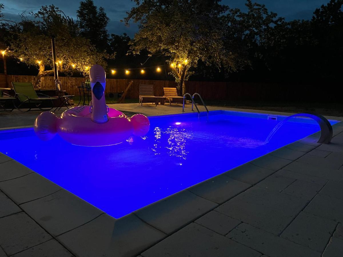 Horace Guesthouse Pool & Hot Tub & Bikes & River Dejani Buitenkant foto
