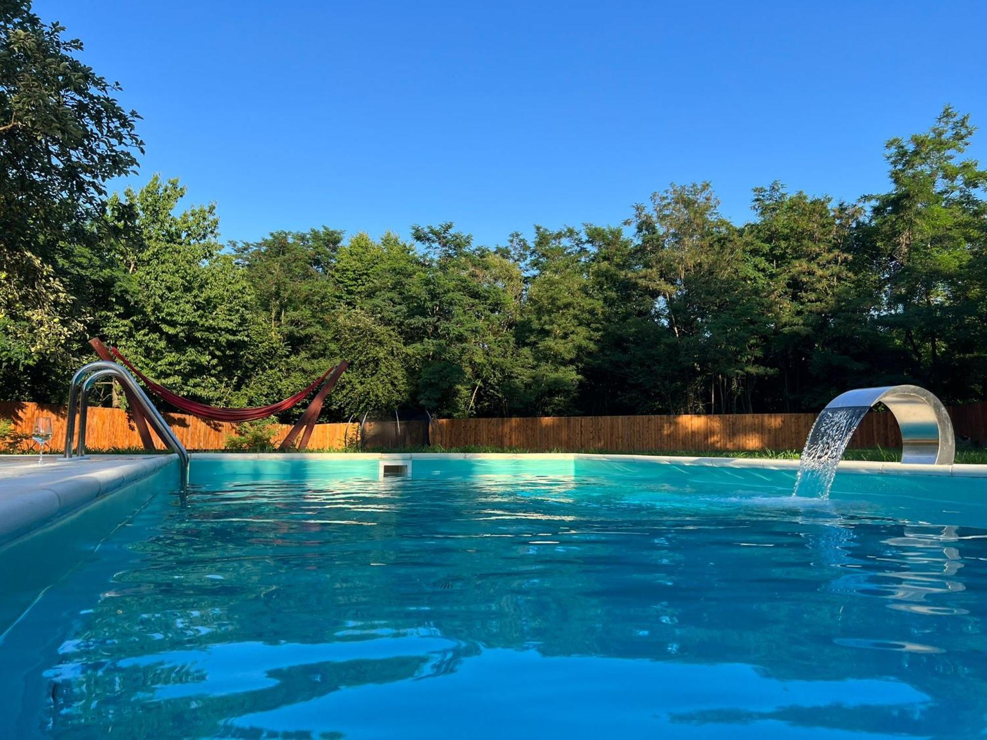 Horace Guesthouse Pool & Hot Tub & Bikes & River Dejani Buitenkant foto